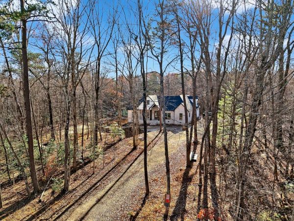 2 Browder Pt , Monterey, TN 38574