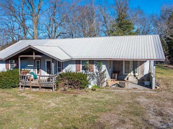 7560 Old Madisonville Rd , Hopkinsville, KY 42240