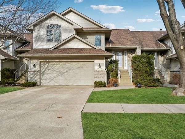 1008 Doubletree Court NE, Cedar Rapids, IA 52402