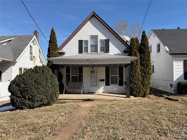 712 N Metter Avenue , Columbia, IL 62236