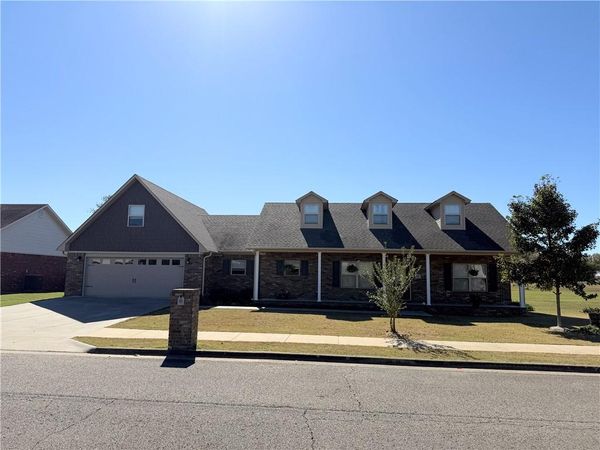 111 Sioux Street , Clarksville, AR 72830