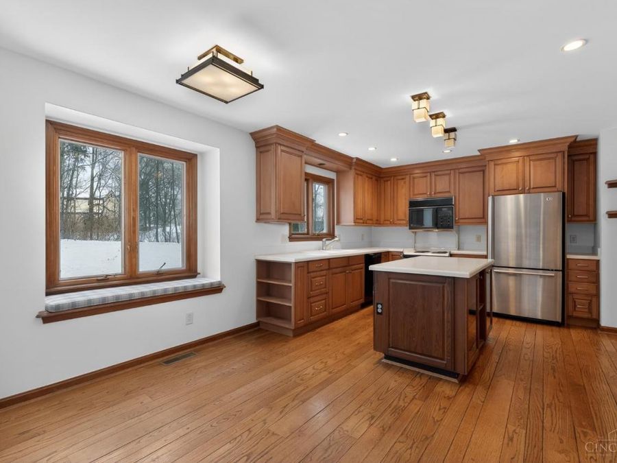 560 Blackhawk Trail, Miami Township, OH 45140 Photo 13