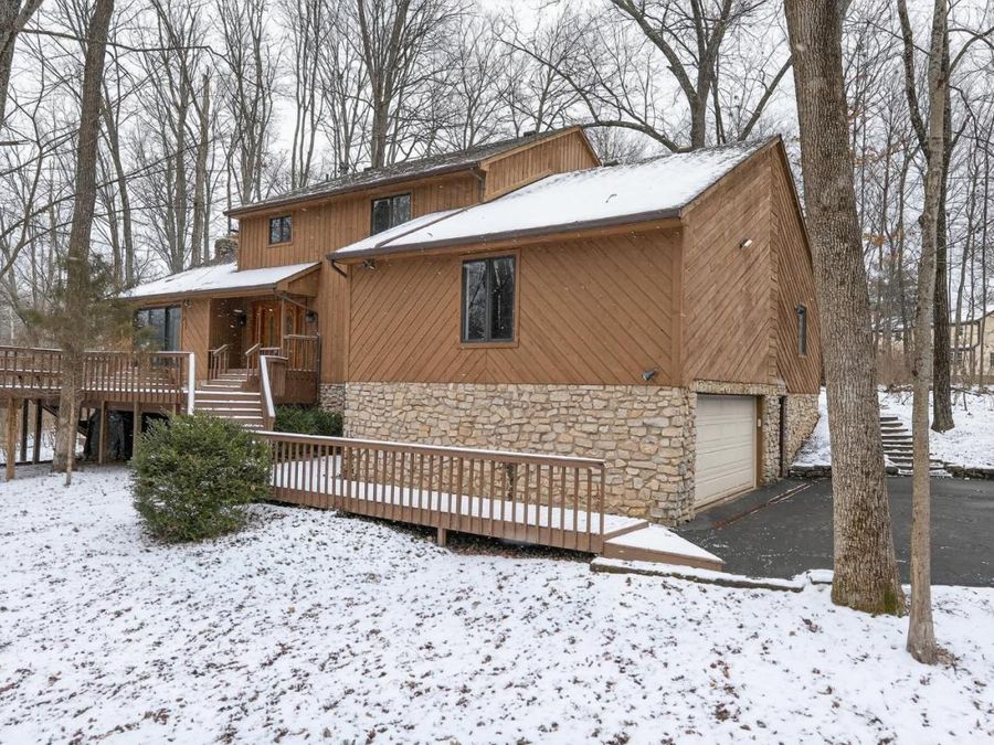 560 Blackhawk Trail, Miami Township, OH 45140 Photo 2