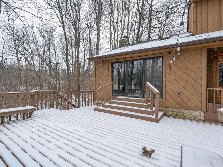 560 Blackhawk Trail, Miami Township, OH 45140 Photo 3
