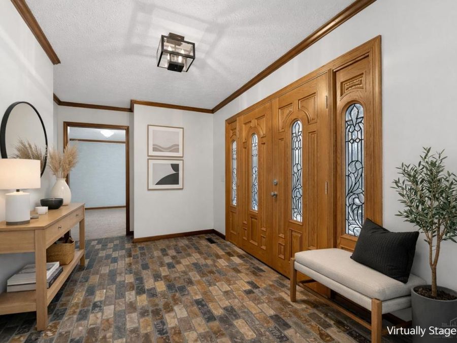 560 Blackhawk Trail, Miami Township, OH 45140 Photo 6