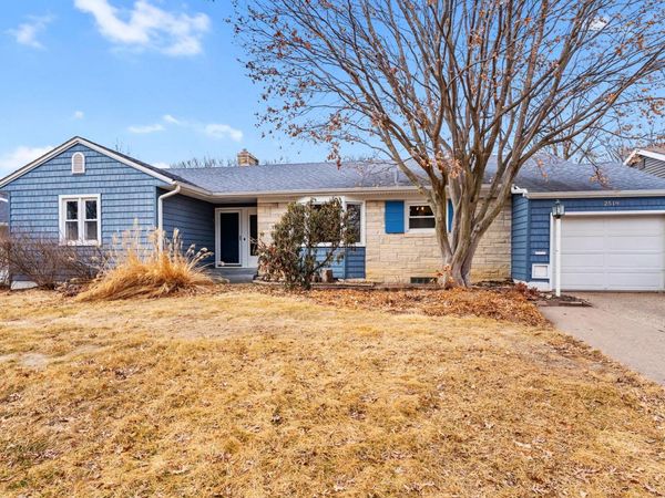 2519 29th Avenue Court, Moline, IL 61265