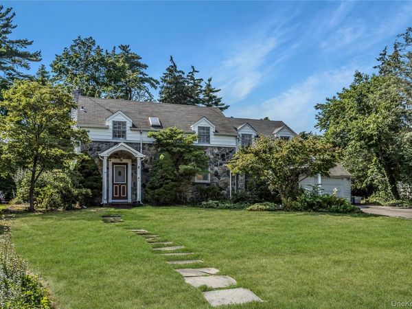 45 Orchard Meadow Road , East Williston, NY 11596
