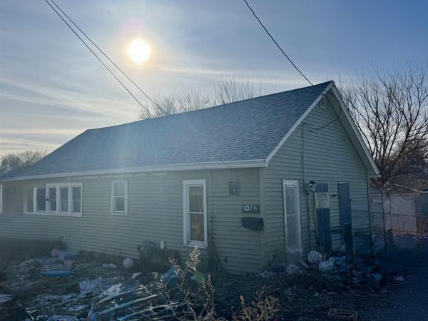 107 1/2 S 12Th Street, Marshalltown, IA 50158