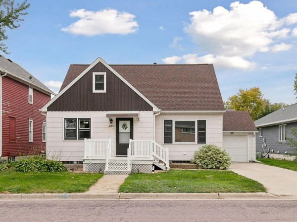 210 N Renville Street , Winthrop, MN 55396