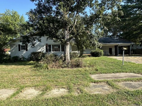 514 Maxwell W , DeWitt, AR 72042