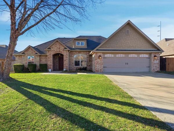 3004 SW Calm Ridge Rd , Bentonville, AR 72713