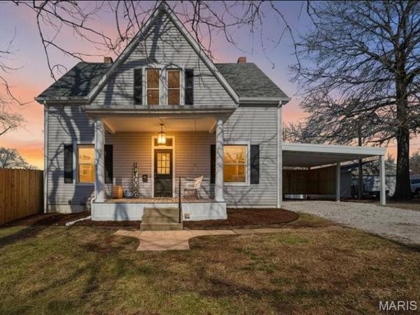 407 Schneider Street , Columbia, IL 62236