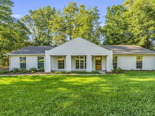 100 Grand Ridge Rd, Starkville, MS 39759