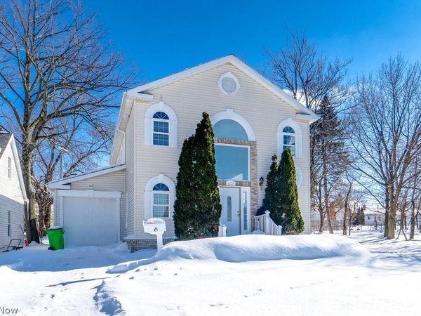 1229 Summit Drive , Mayfield Heights, OH 44124