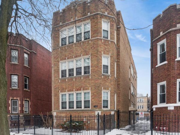 7718 S Kingston Avenue , Chicago, IL 60649