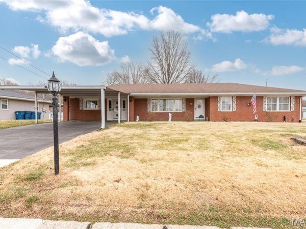 805 Carl Street , Collinsville, IL 62234