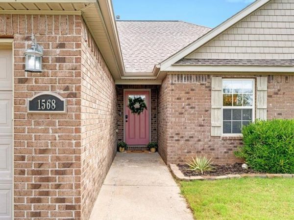 1568 N Oakhaven Place , Fayetteville, AR 72704