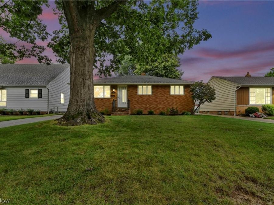 7329 Craigmere Drive , Middleburg Heights, OH 44130 Photo 1