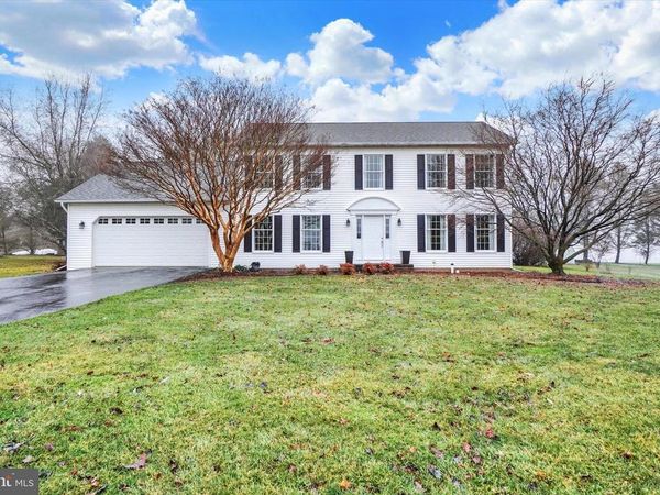 8 MORGAN DRIVE, SHREWSBURY, PA 17361