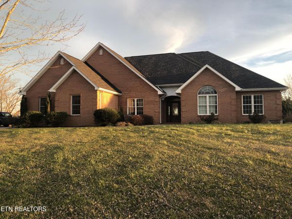 162 Canary Lane, Speedwell, TN 37870