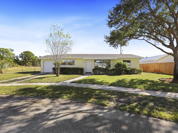 18905 SE Southgate Drive, Jupiter, FL 33469