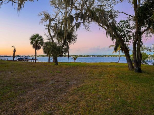 953 Thayer Lane, Jupiter, FL 33458