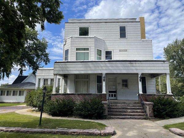 401 CENTRAL AVE SW, LeMars, IA 51031