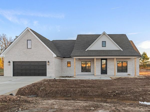 300 Spry Way, Killen, AL 00000