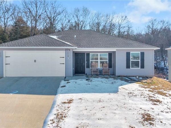 274 Cooper Street , Huntsville, AR 72740