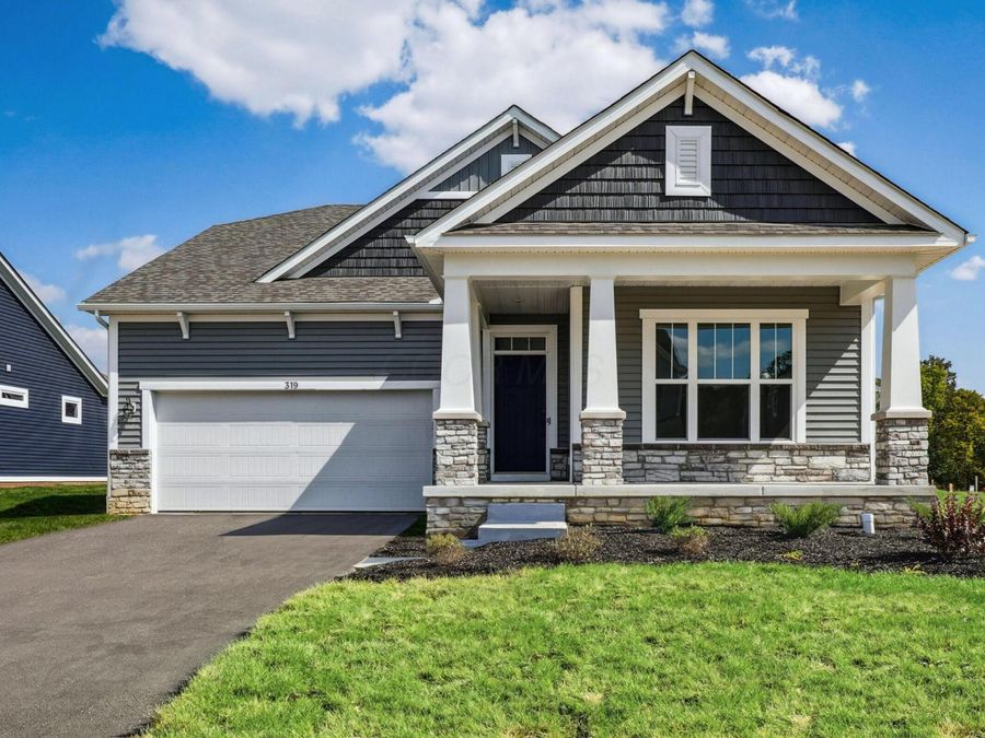 319 Reign Way SW, Pataskala, OH 43062 Photo 1