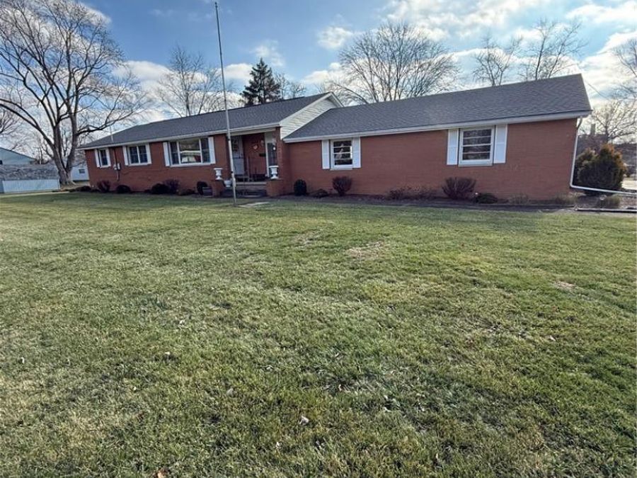 964 Country Club Drive , Zanesville, OH 43701 Photo 1