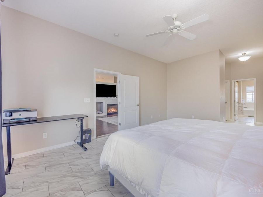 8060 Bridge Point Drive, Unit 7-302, Green Township, OH 45248 Photo 13