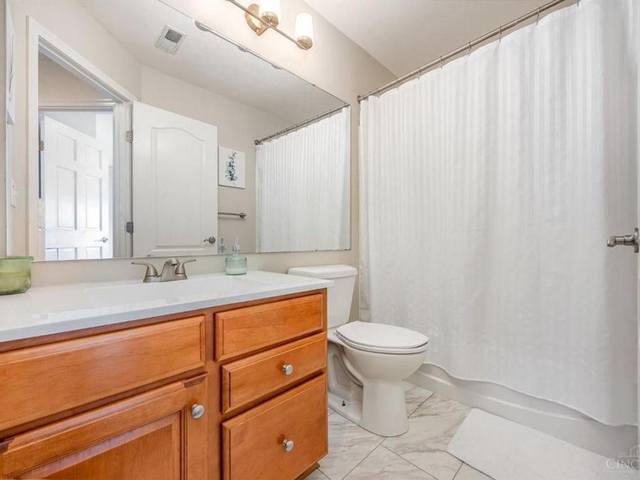 8060 Bridge Point Drive, Unit 7-302, Green Township, OH 45248 Photo 18