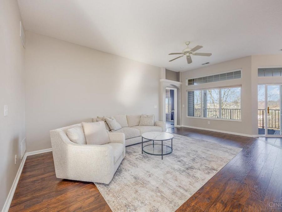 8060 Bridge Point Drive, Unit 7-302, Green Township, OH 45248 Photo 5