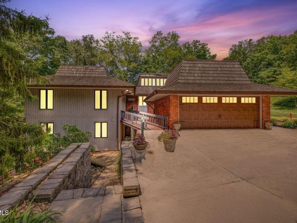 708 Thornwood Place, Kingsport, TN 37660