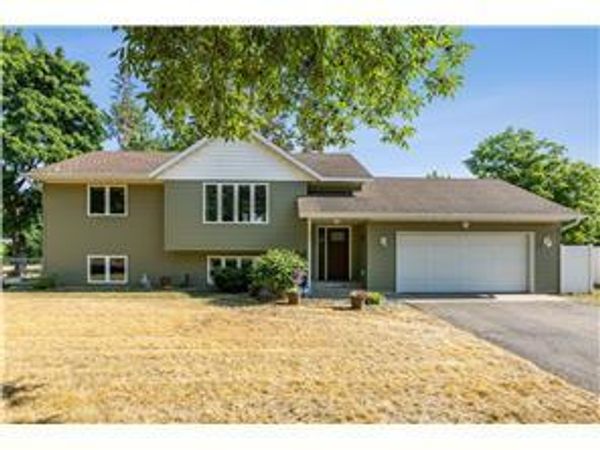 845 Halliday Road , Saint Cloud, MN 56301