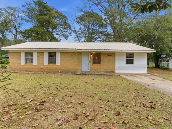 1122 Lemoyne Blvd., Prentiss, MS 39474