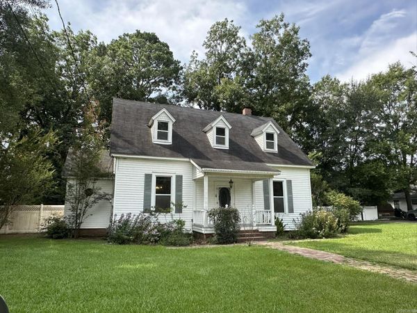 408 Lincoln St E , Hamburg, AR 71646