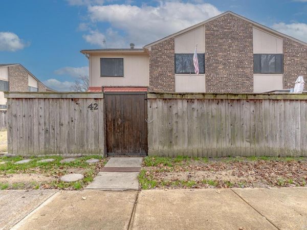 303 Rhodes N , West Memphis, AR 72301