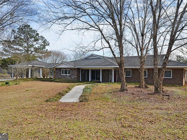 83 Will Smith Road, Broxton, GA 31519