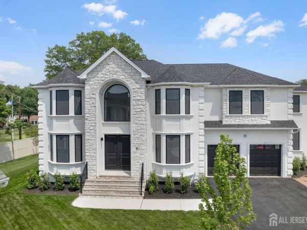 9 Links Drive , Edison, NJ 08820