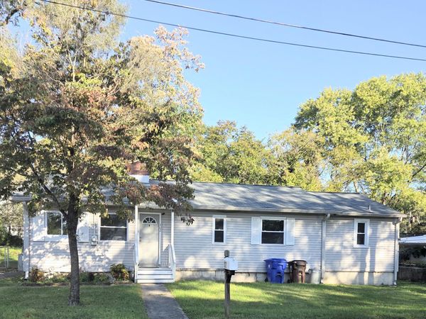 102 Nesper Rd, Oak Ridge, TN 37830