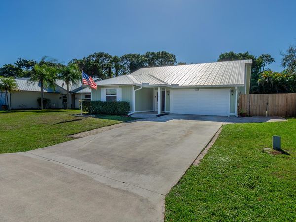 4222 SE Satinleaf Place, Stuart, FL 34997