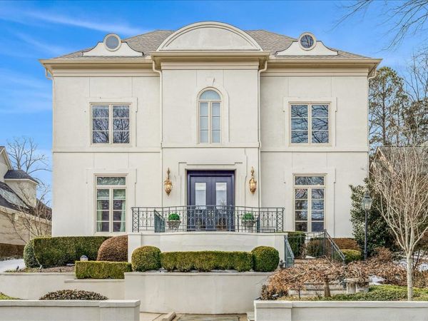 335 N RIVER OAKS DR, Memphis, TN 38120