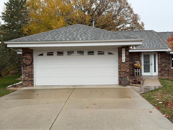 1932 Wilby Road , Albert Lea, MN 56007