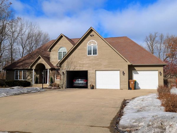 2722 Campus Lane , Albert Lea, MN 56007