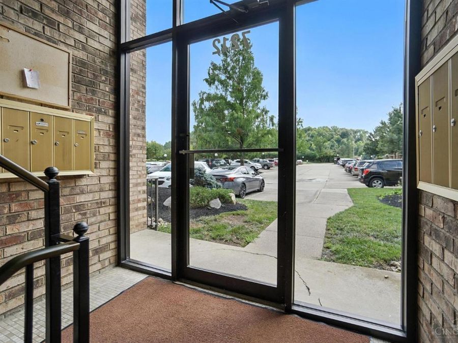 7212 Creekview Drive, Unit 6, Colerain Township, OH 45247 Photo 6