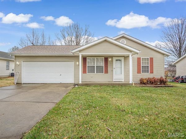 327 Briarwood Drive , Waterloo, IL 62298