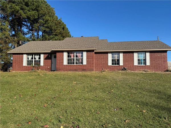 2097 Highway 21 , Clarksville, AR 72830