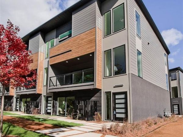 218 NW 9th Street , Bentonville, AR 72712